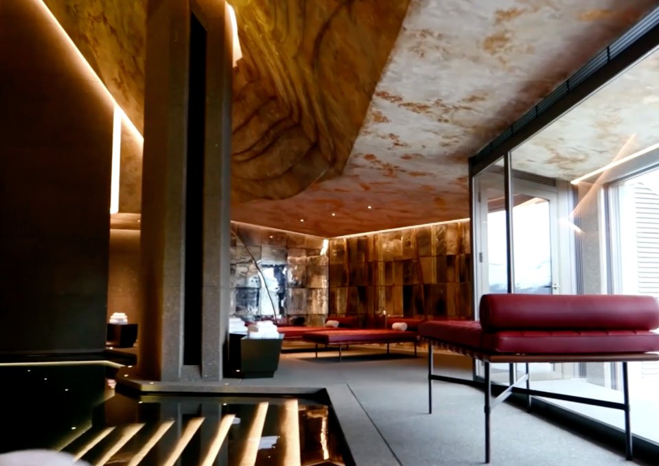 'Dot nhap' biet thu 7 tang dat vang sieu sang duoi long dat hinh anh 2