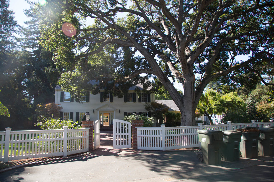 Gia nha sieu dat trong thị trán toàn dinh thụ cua ty phu My hinh anh 5