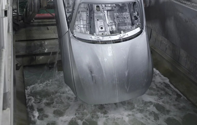 Ben trong nha may san xuat xe hoi cua BMW hinh anh 5