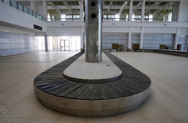 8 san bay ty USD bi bo hoang hinh anh 8