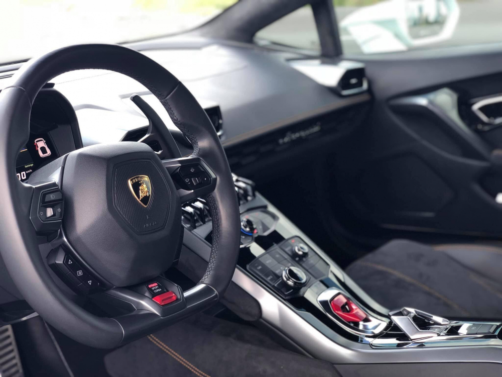 Lamborghini Huracan sau 3 nam su dung, ban lai 13 ty dong hinh anh 3