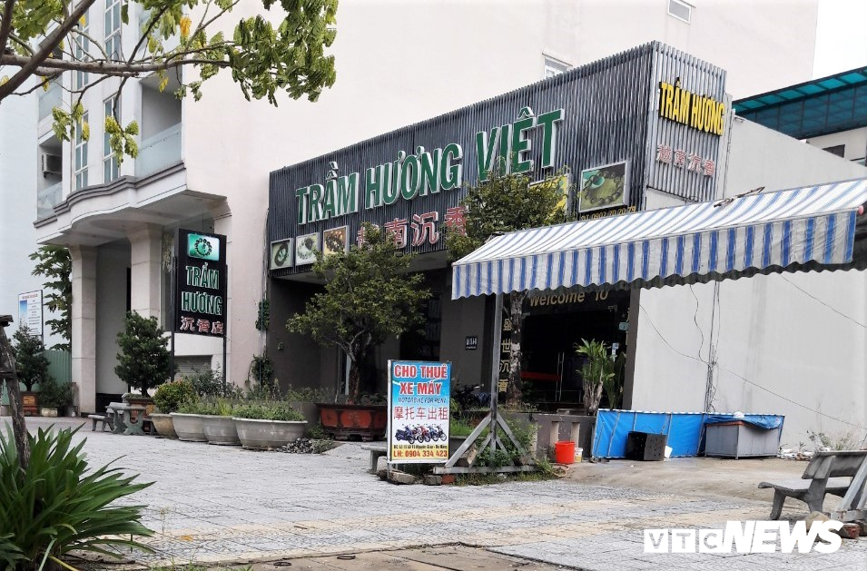 Can canh 'pho nguoi Hoa' sat San bay Nuoc Man Da Nang hinh anh 6