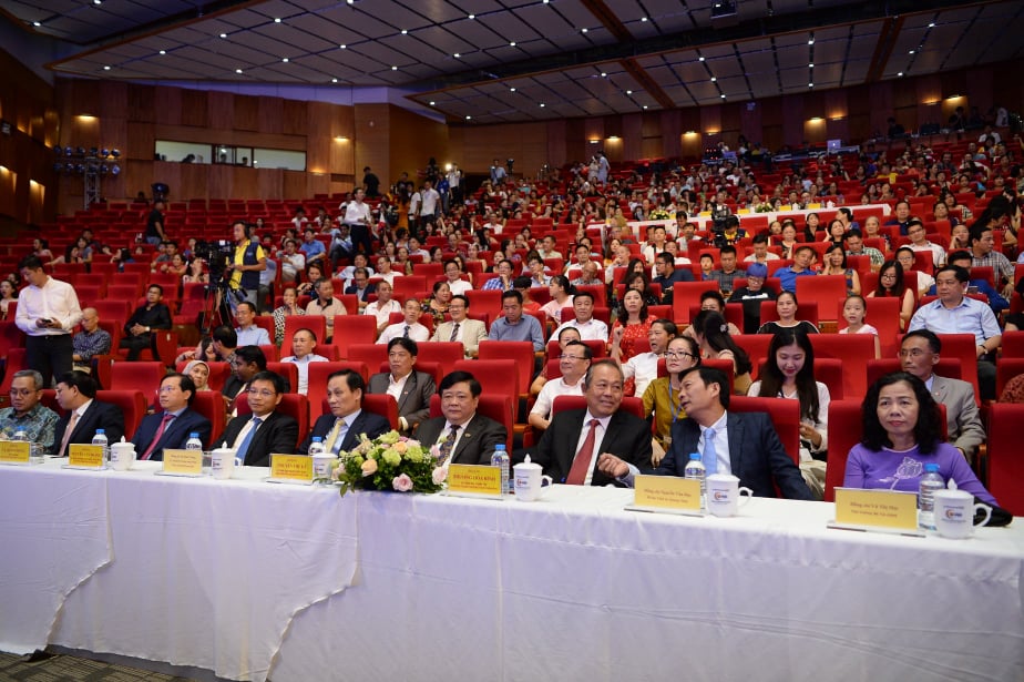 Thi sinh Malaysia gianh giai Nhat cuoc thi 'Tieng hat ASEAN+3' nam 2019 hinh anh 1