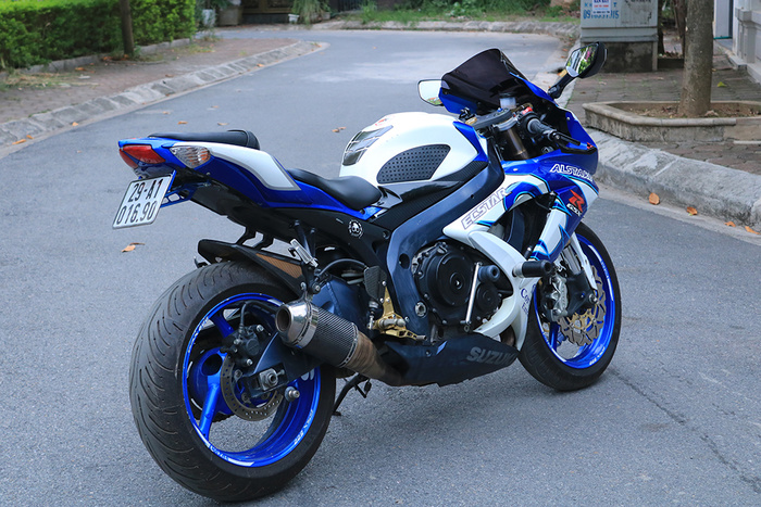 Anh: 'Cham mat' hang hiem Suzuki GSX-R600 duy nhat tai Ha Noi hinh anh 2