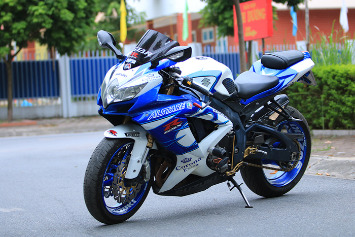 Anh: 'Cham mat' hang hiem Suzuki GSX-R600 duy nhat tai Ha Noi hinh anh 1