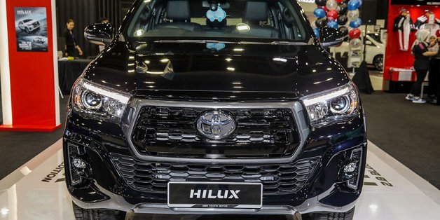 Toyota Hilux giá gần 800 triệu đồng ở Malaysia có gì đặc biệt?
