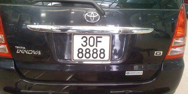 ‘Lác mắt’ trước dàn xe Toyota biển số siêu đẹp