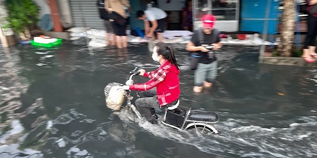 Nghe VietNamNet: Ngày 2/10, triều cường ở TP.HCM vẫn sẽ trên mức báo động 3