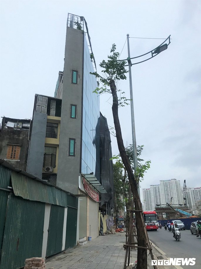 Hinh anh nha sieu mong, sieu meo tren duong nghin ty moi mo o Ha Noi hinh anh 4