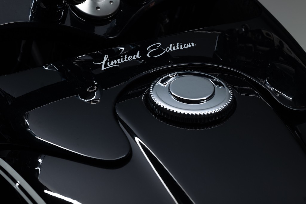 Nhìn ngỡ tên lửa mặt đất, không ngờ chiếc mô tô này lại độ từ cruiser BMW R 18 “nặng như đeo đá“ ảnh 6