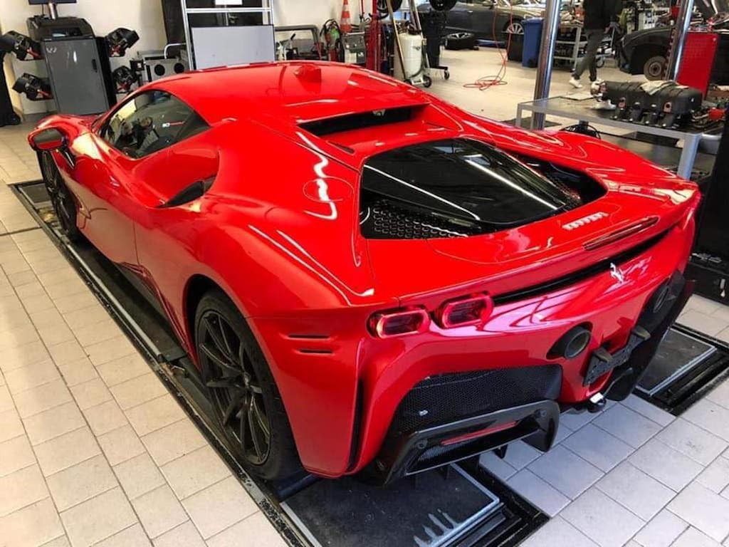 “Đập công” siêu xe SF90 Stradale đầu tiên về Việt Nam, sở hữu nhiều cái “đầu tiên” và “nhất“ ảnh 4