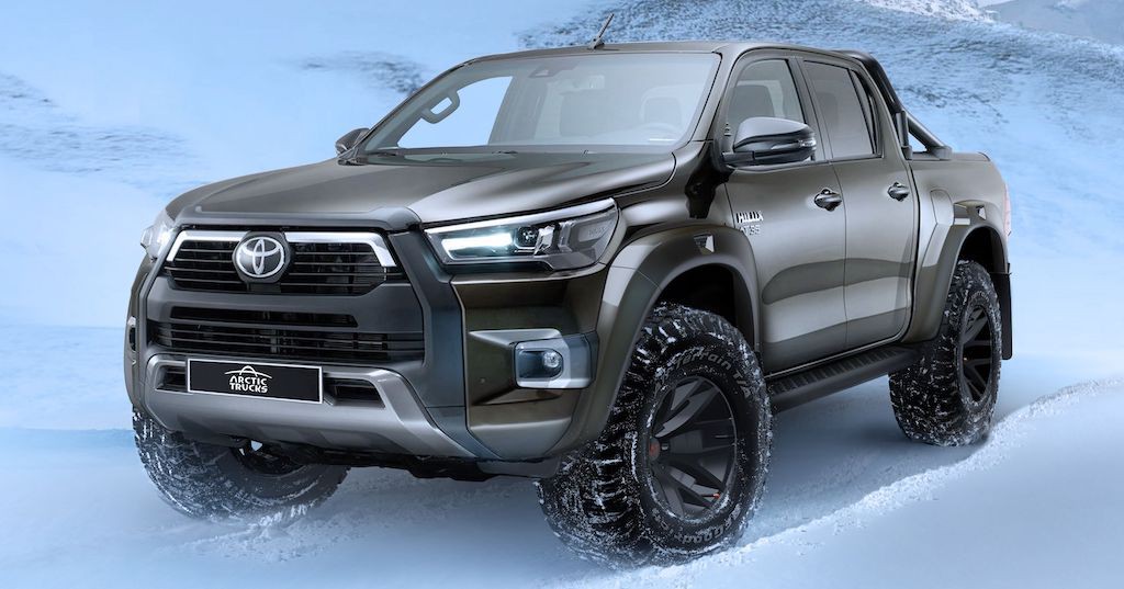 Toyota Hilux biến thành xe bán tải thám hiểm xứ lạnh, giá bán đắt ngang với xe sang Lexus