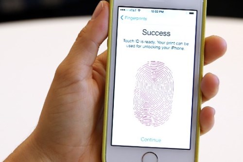 130912132157-iphone-5s-fingerprint-scan-story-top.jpg