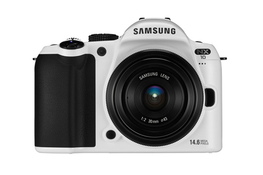 Samsung NX10 màu trắng Limited