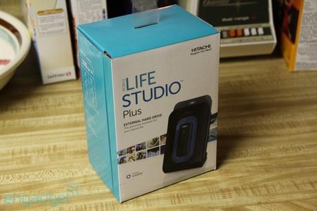 Hitachi giới thiệu ổ cứng gắn ngoài ngoài LifeStudio