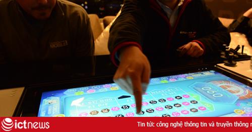 CES: PC lai tablet khủng của Lenovo hỗ trợ nhiều người dùng