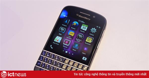 Cận cảnh Q10: Smartphone BlackBerry 10 bàn phím QWERTY truyền thống