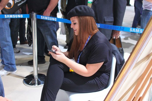 samsung-hired-artists-to-do.jpg