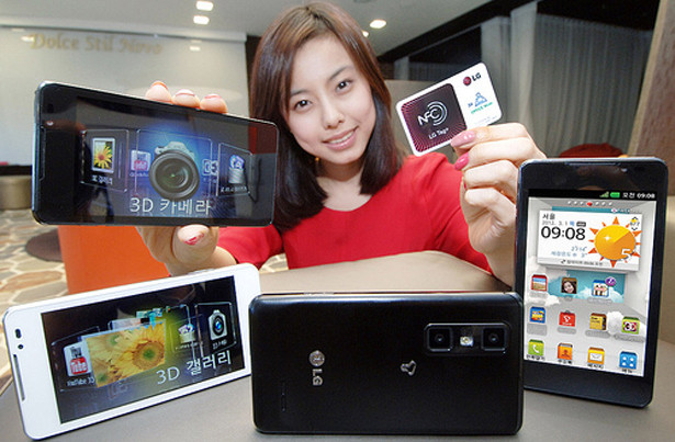 lg-optimus-3d-cube-mwc-0.jpg