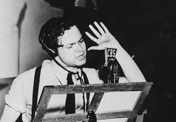 Orson-Welles-broadcasts-W-0.jpg