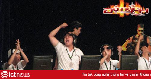 5 năm thăng trầm, Đột Kích theo đuổi con đường eSports