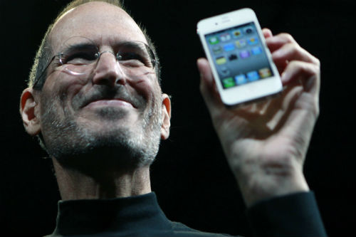 steve-jobs-iphone-4.jpg