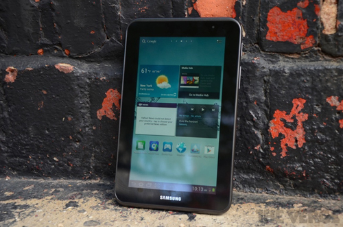 Galaxy Tab 2 7.0: chỉ đắt hơn Kindle Fire 50 USD