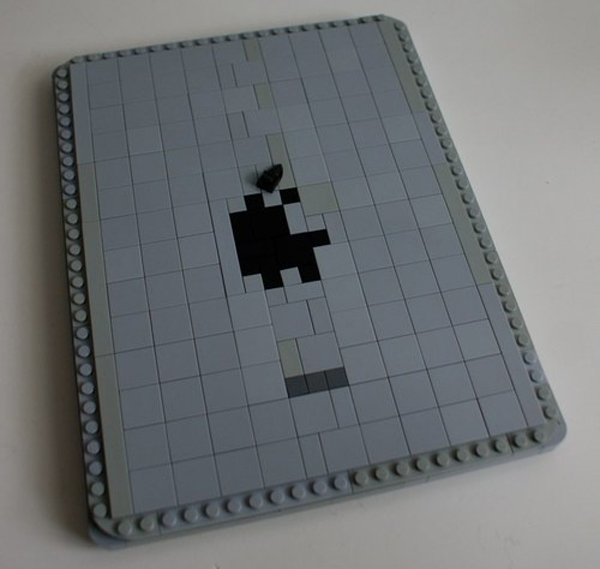 lego-apple-tablet_2.jpg