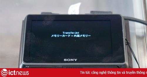 Máy ảnh kết nối và sạc không dây của Sony