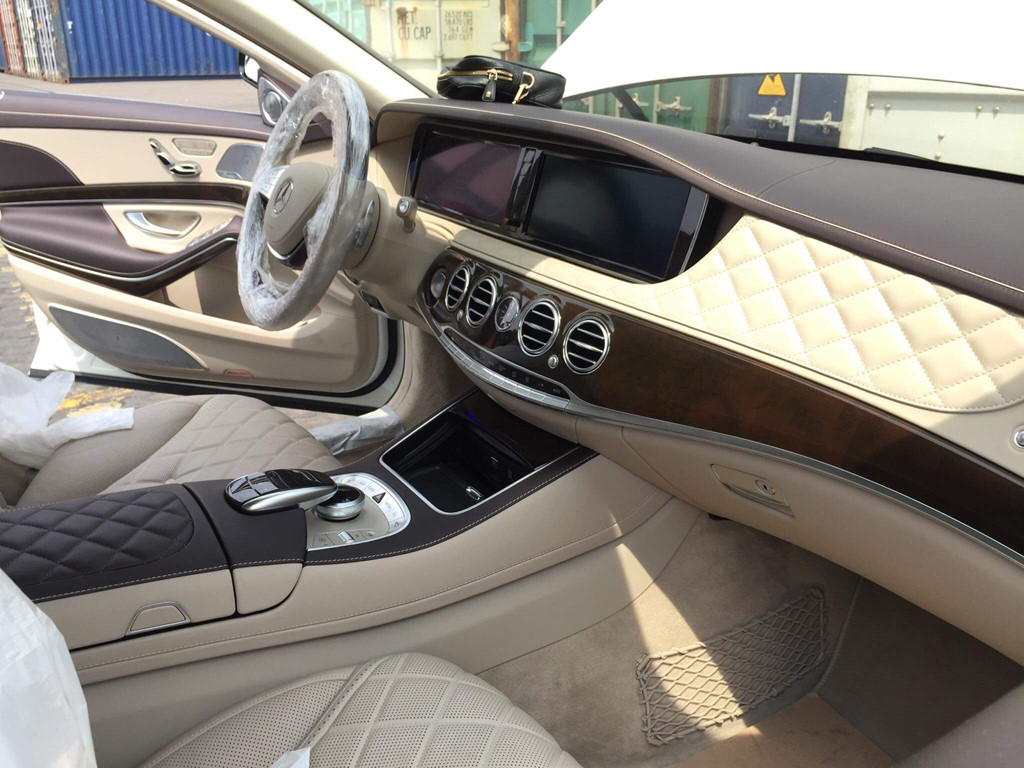 Mercedes-Maybach S600 Pullman - sedan cua gioi sieu giau ve Viet Nam hinh anh 4