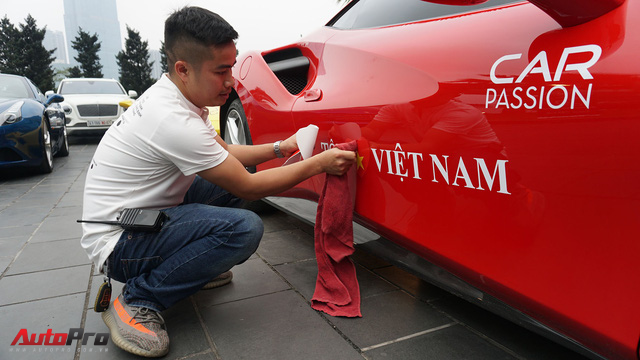 Siêu xe Ferrari 488 GTB của ca sĩ Tuấn Hưng hoàn thiện bước chăm sóc cuối để gia nhập hành trình siêu xe - Ảnh 1.