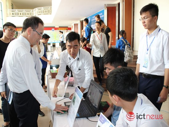 Thành lập Câu lạc bộ Nhà khoa học trẻ Học viện Công nghệ Bưu chính Viễn thông