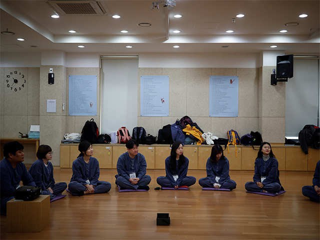 Dịch vụ siêu lạ tại Hàn Quốc: Khi con người ta trả tiền triệu để được... đi tù - Ảnh 5.