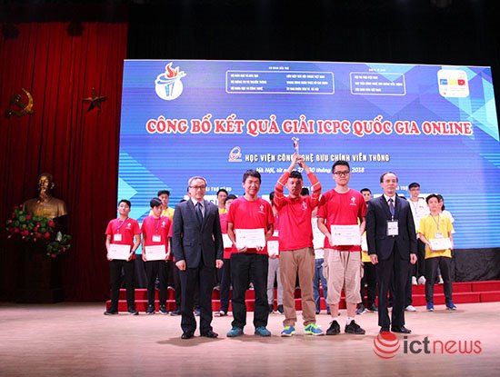 Trao 13 giải thưởng vòng quốc gia online kỳ thi lập trình ICPC 2018