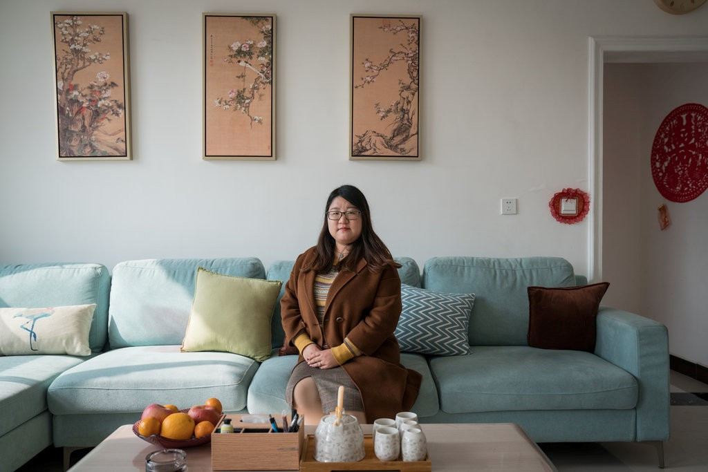 Nhung cong nhan gia beo phia sau cong nghe A.I cua Trung Quoc hinh anh 1