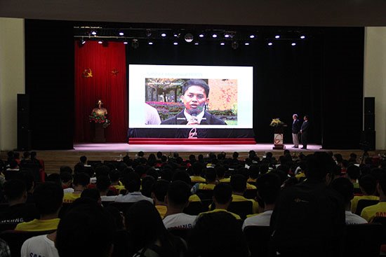 Nhiều trường đại học nổi tiếng châu Á tham gia thi đấu ICPC Asia Hanoi 2018 | Chính thức khai mạc Olympic Tin học Sinh viên Việt Nam lần thứ 27 | Khai mạc ngày hội của các tài năng trẻ CNTT-TT Việt Nam và châu Á