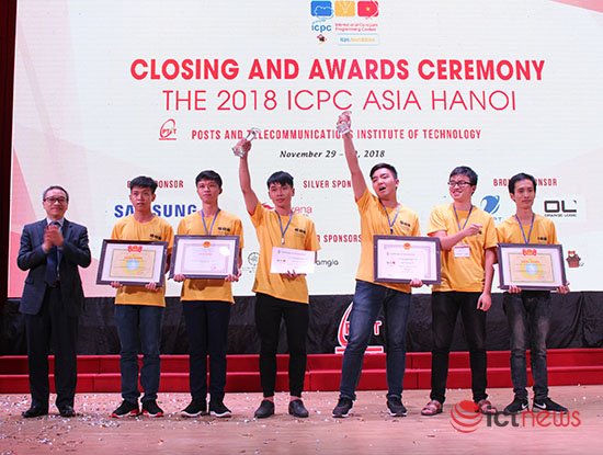 Sinh viên ĐH Bách khoa Hà Nội đoạt Huy chương Bạc thi lập trình ICPC Asia Hanoi 2018