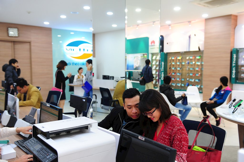Hàng ngàn yêu cầu chuyển sang thuê bao mạng Viettel trong 2 tuần qua | Viettel cung cấp cho khách hàng 3 cách chuyển mạng giữ số ngay tại nhà