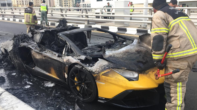 Vi sao nhung chiec sieu xe de bi boc chay? hinh anh 1