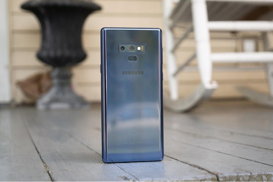 Samsung hai lần dùng iPhone viết tin quảng bá Galaxy Note 9