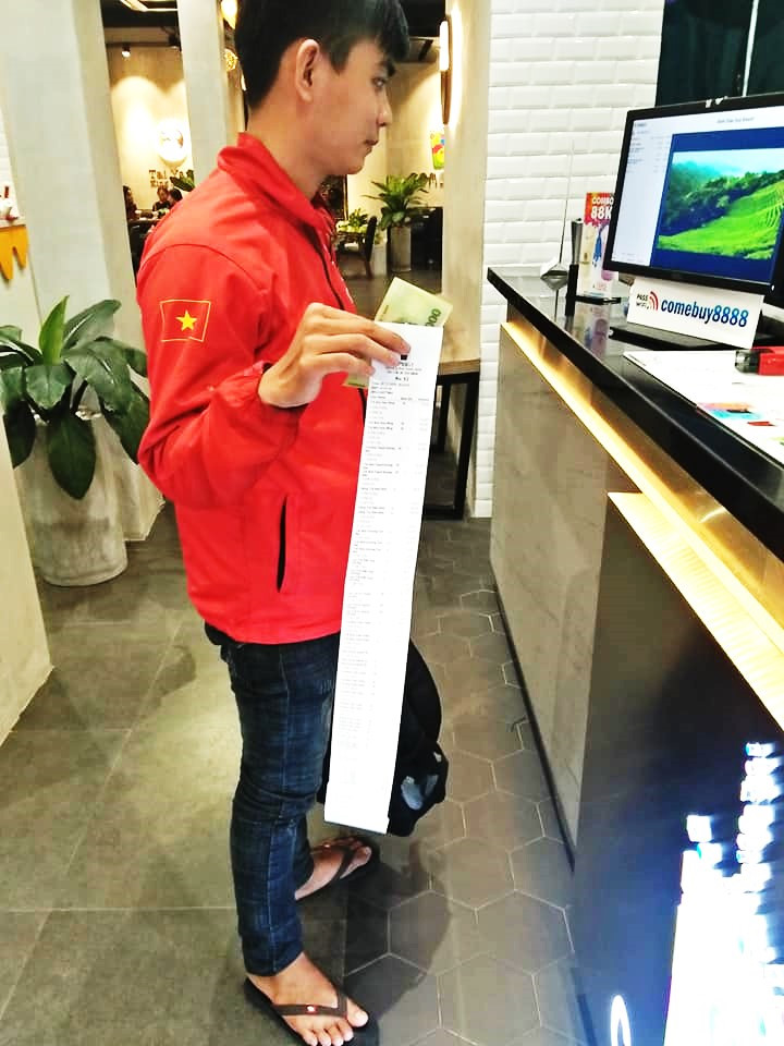 Ai duoc loi trong cuoc chien giao do an cua Grab va Go-Viet? hinh anh 1