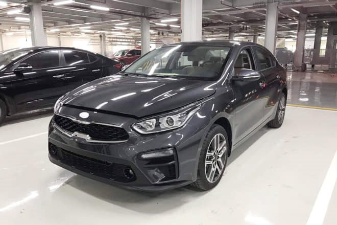Kia Cerato 2019 lộ ảnh tại đại lý, dự kiến giá tăng 30 triệu đồng so với phiên bản cũ