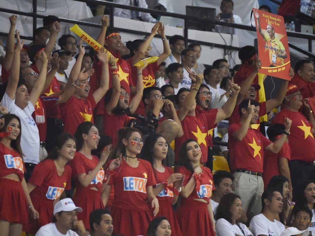 Lời bài hát “Việt Nam ơi” bằng tiếng Anh truyền lửa mùa AFF Cup 2018