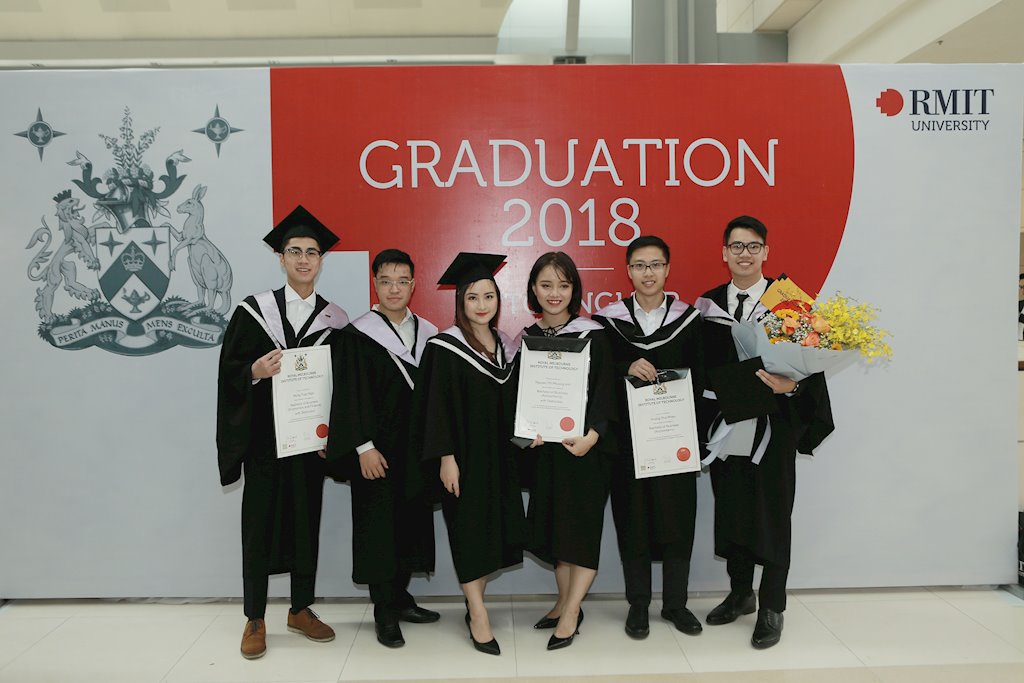 RMIT Việt Nam trao bằng tốt nghiệp cho hơn 1.000 tân Cử nhân | Hơn 1.000 tân Cử nhân của Đại học RMIT Việt Nam nhận bằng tốt nghiệp