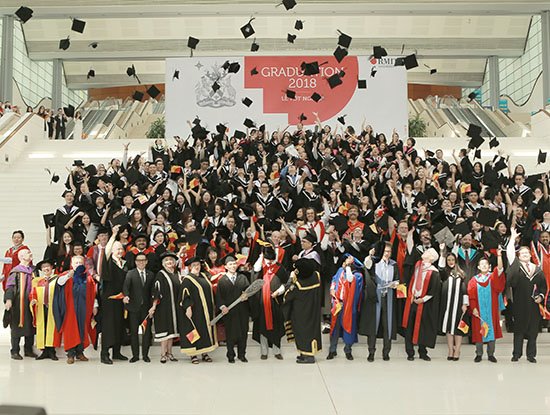 Hơn 1.000 tân Cử nhân của Đại học RMIT Việt Nam nhận bằng tốt nghiệp