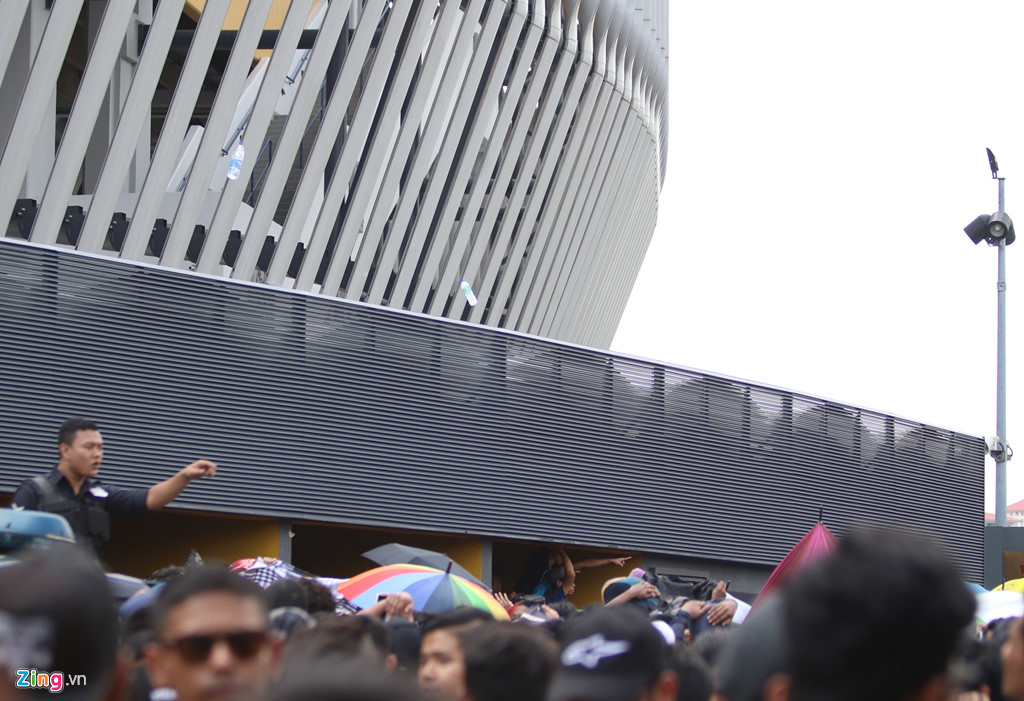 CDV Malaysia noi gian vi het ve xem chung ket AFF Cup voi Viet Nam hinh anh 8