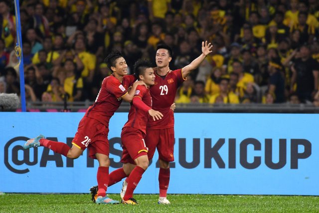 VinaPhone “tăng nhiệt” cho trận Chung kết lượt về AFF Cup 2018 giữa Việt Nam vs Malaysia | VinaPhone sẽ tặng thêm 1 tỷ đồng cho tuyển Việt Nam khi ghi bàn vào lưới Malaysia ngày 15/12