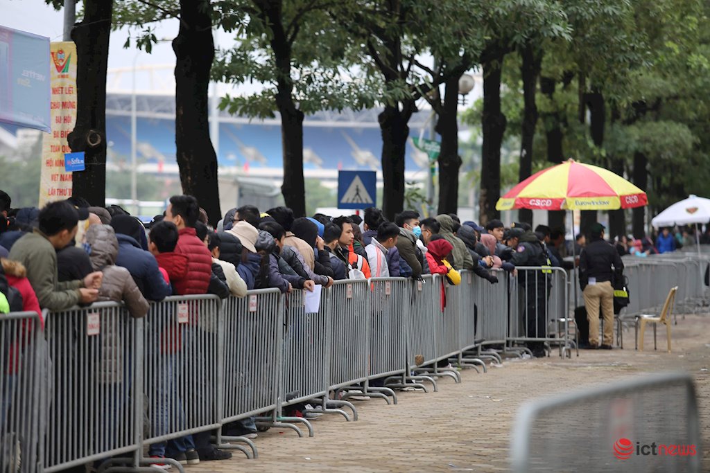 Vé chung kết lượt về AFF Cup 2018 giữa Việt Nam vs Malaysia bắt đầu được chuyển phát | Hôm nay, hơn 200 bưu tá VNPost bắt đầu chuyển phát vé trận chung kết lượt về AFF Cup 2018