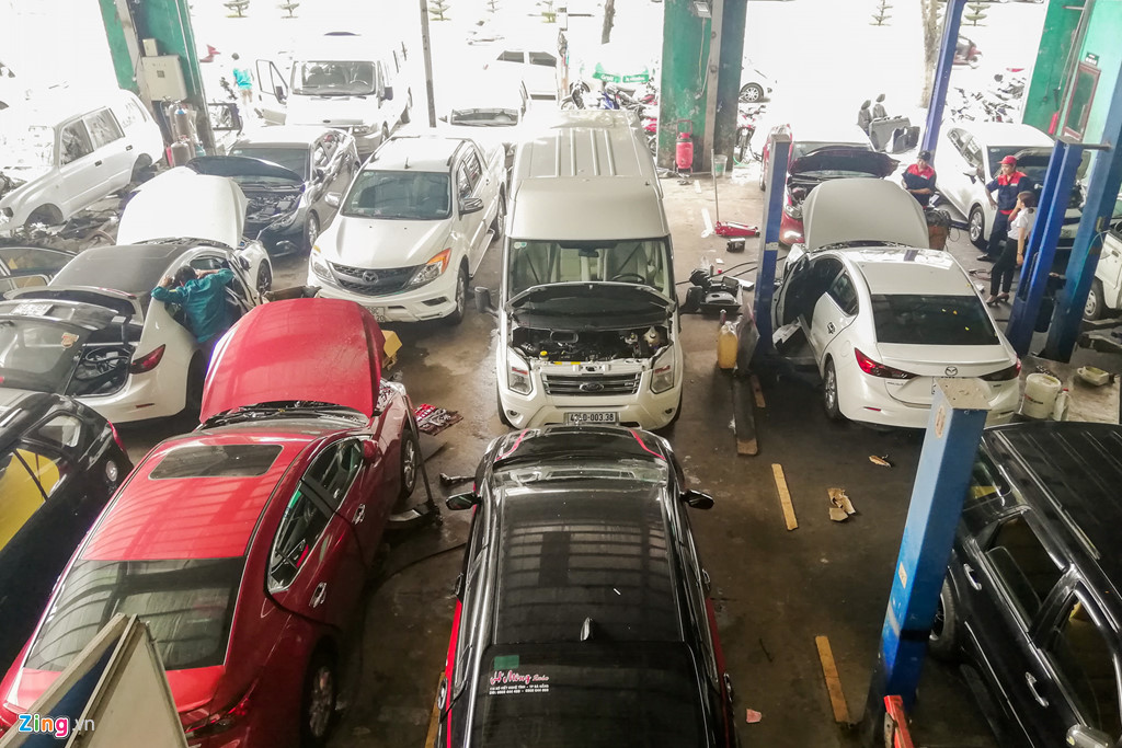 Dai gia khong dam nhin xe cung bi thao tung sau 2 ngay ngam nuoc lut hinh anh 1