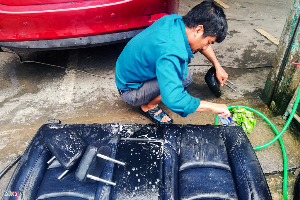 Dai gia khong dam nhin xe cung bi thao tung sau 2 ngay ngam nuoc lut hinh anh 6